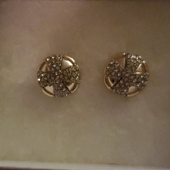 Earrings Costume Jewelry NWOT - Picture 2 of 3